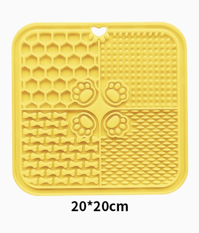 Slow Feeding Mat, Lick Mat Dog Bowls, Food Feeder for Dog Cat, Pet Lick Pad Anxiety Relief Feeding Mat withSuction, Multicolor