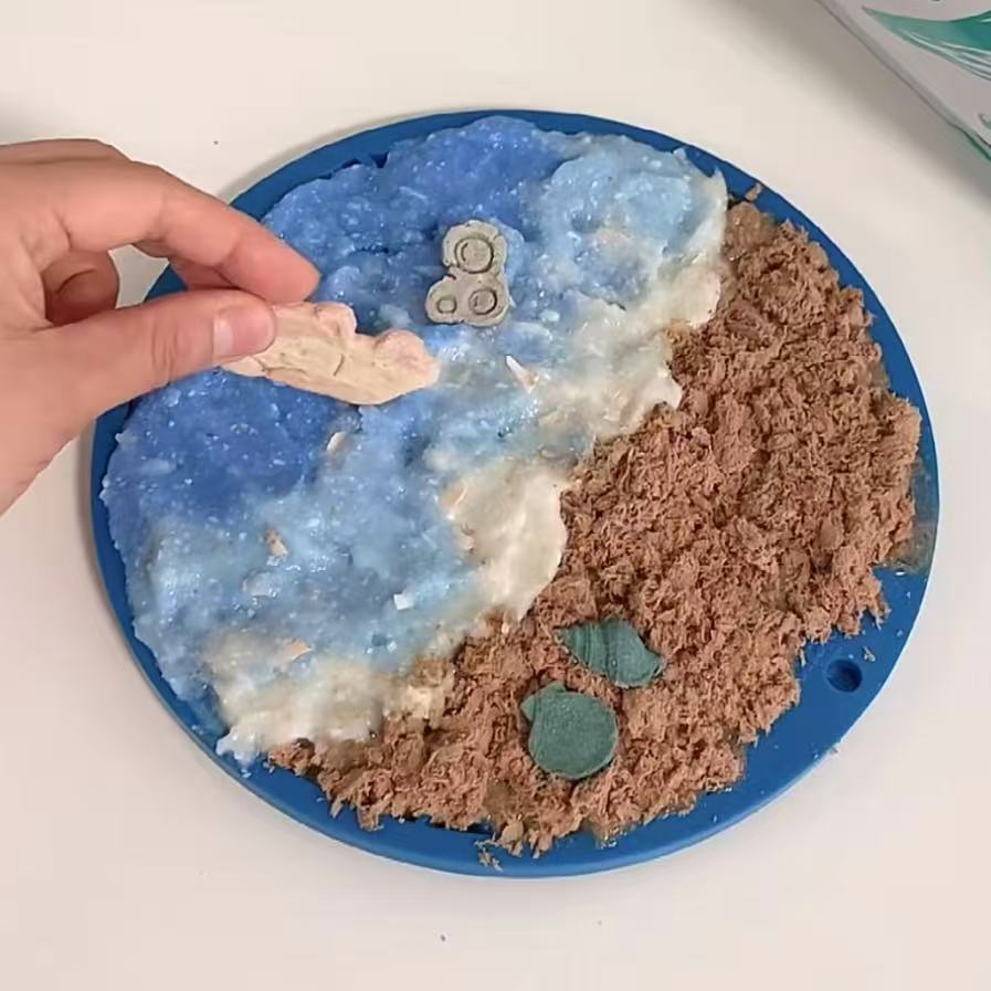 Slow Feeding Mat, Lick Mat Dog Bowls, Food Feeder for Dog Cat, Pet Lick Pad Anxiety Relief Feeding Mat withSuction, Multicolor